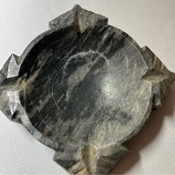 Vintage HAND-CARVED ALABASTER Ashtray or trinket dish
Aztec or Mayan Designs - Picture 3 of 6